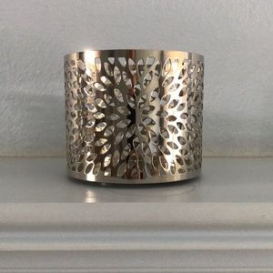 3 wick candle holder flower design